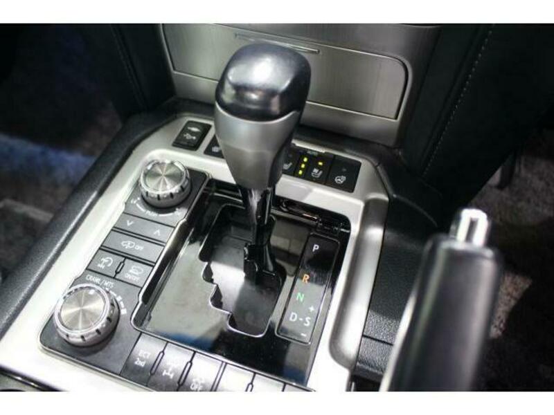 LAND CRUISER