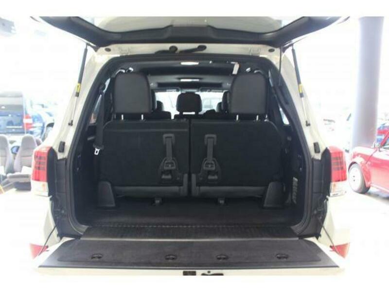 LAND CRUISER