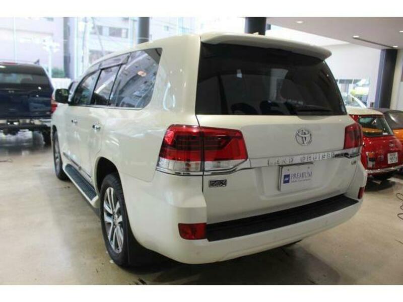 LAND CRUISER