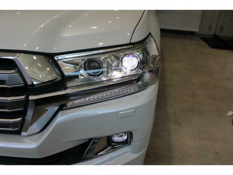 LAND CRUISER