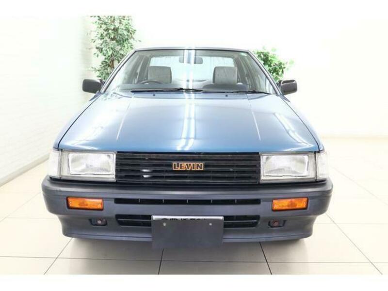 COROLLA LEVIN
