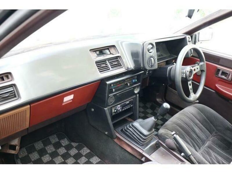 COROLLA LEVIN