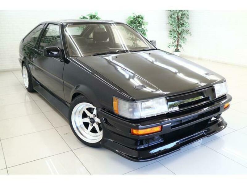 COROLLA LEVIN