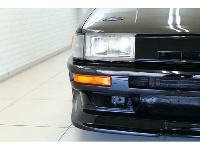 COROLLA LEVIN