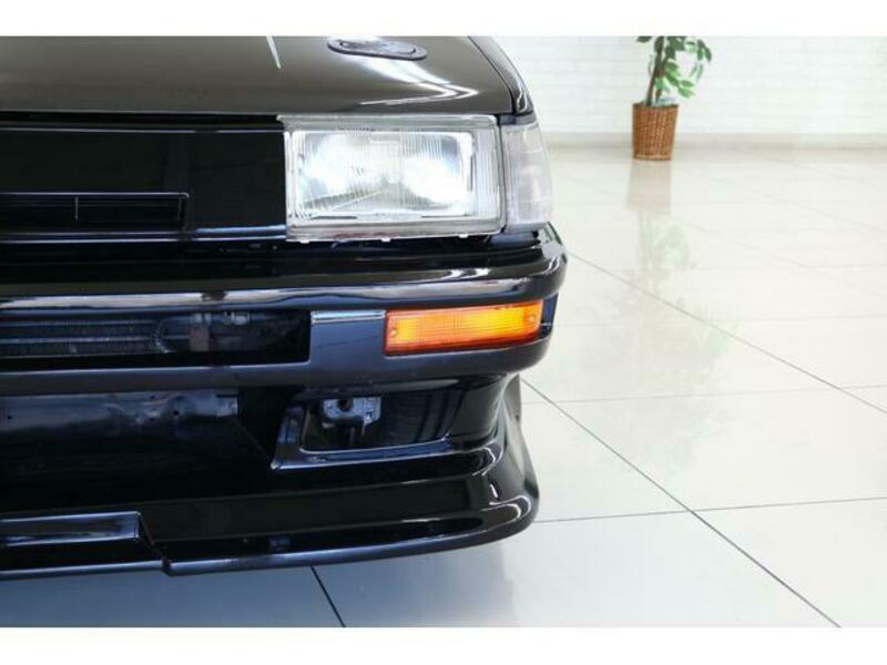 COROLLA LEVIN