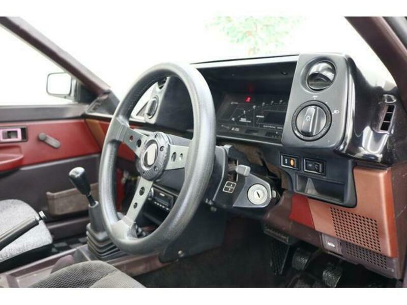 COROLLA LEVIN