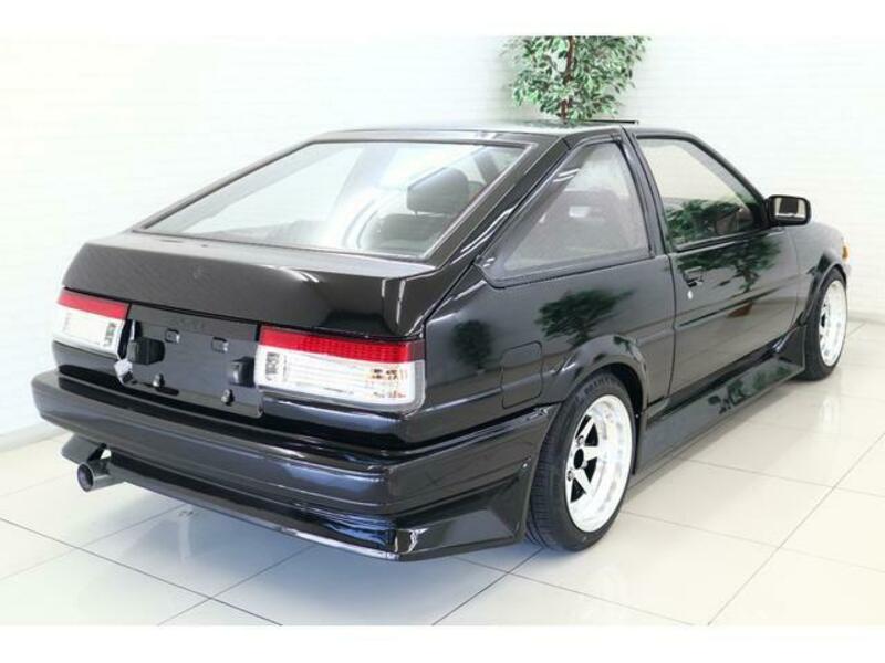 COROLLA LEVIN
