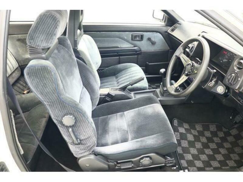COROLLA LEVIN