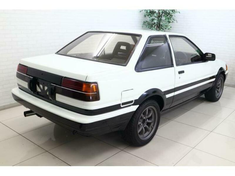 COROLLA LEVIN