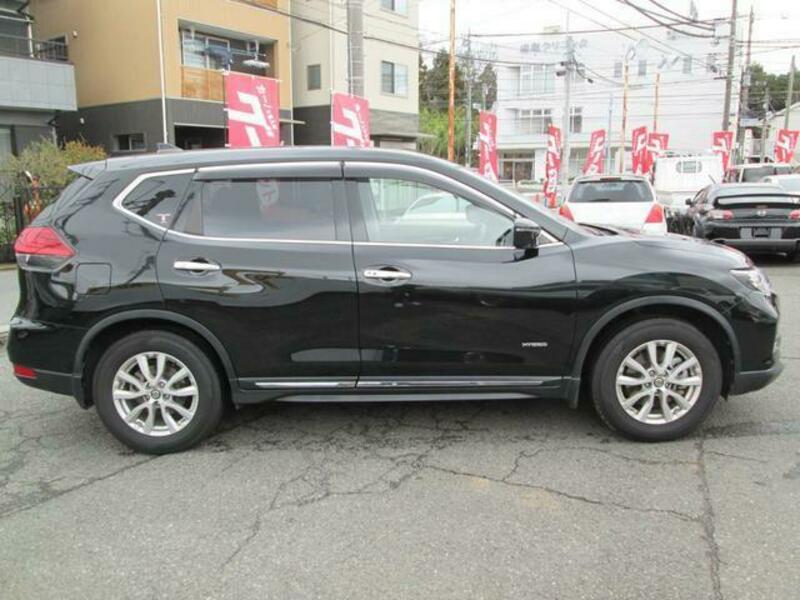 X-TRAIL