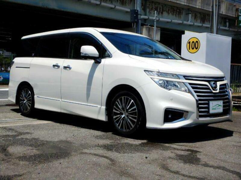 NISSAN ELGRAND