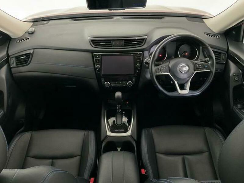 X-TRAIL