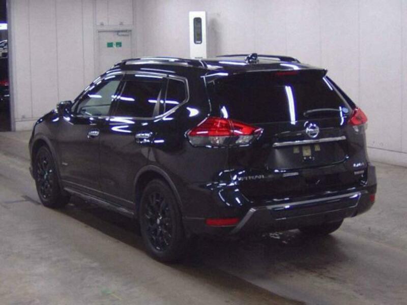 X-TRAIL