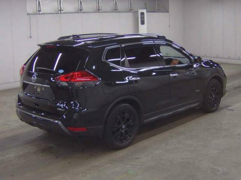 X-TRAIL