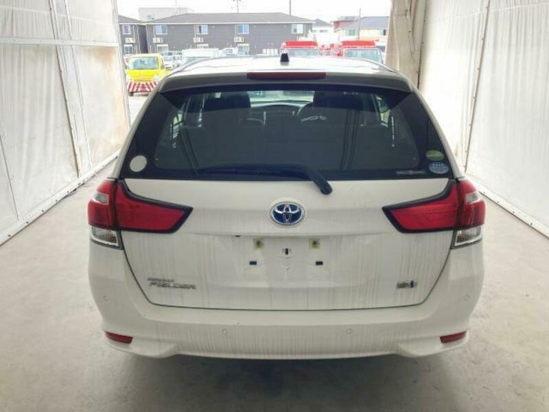 COROLLA FIELDER