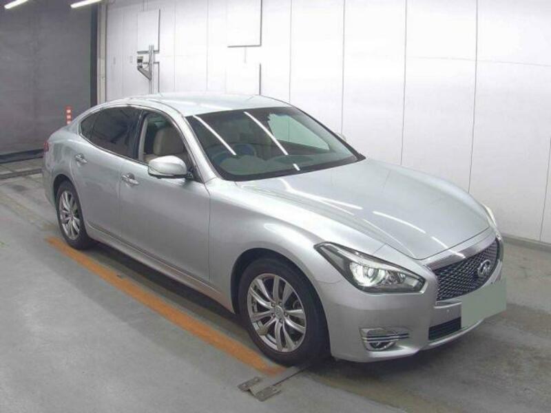 NISSAN FUGA