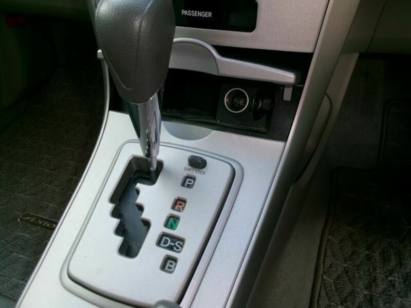 COROLLA AXIO