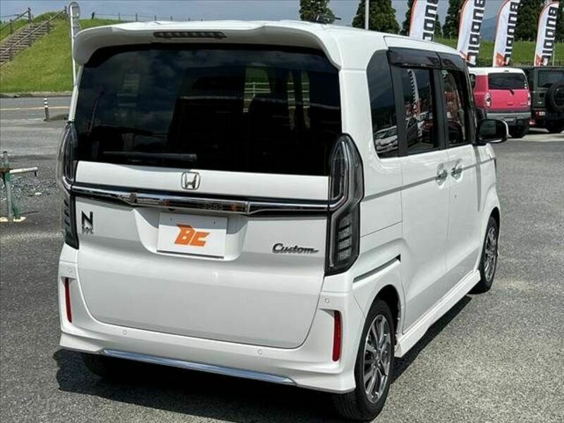 N BOX CUSTOM