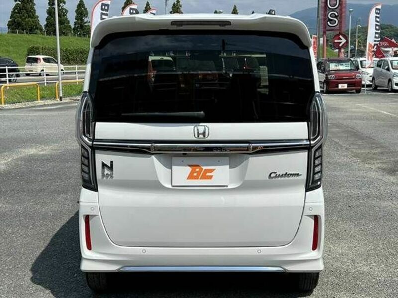 N BOX CUSTOM
