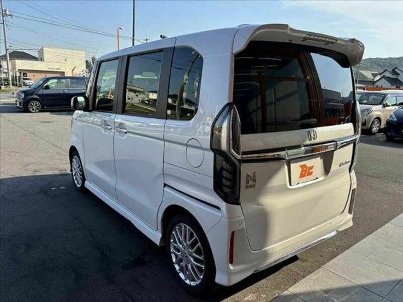 N BOX CUSTOM