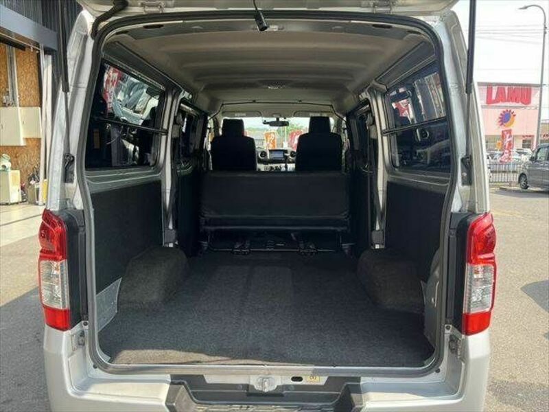 NV350 CARAVAN