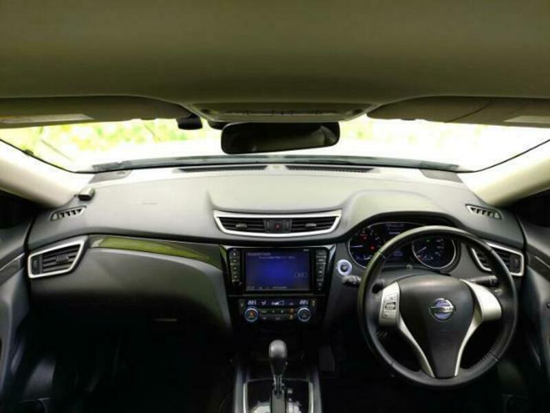 X-TRAIL