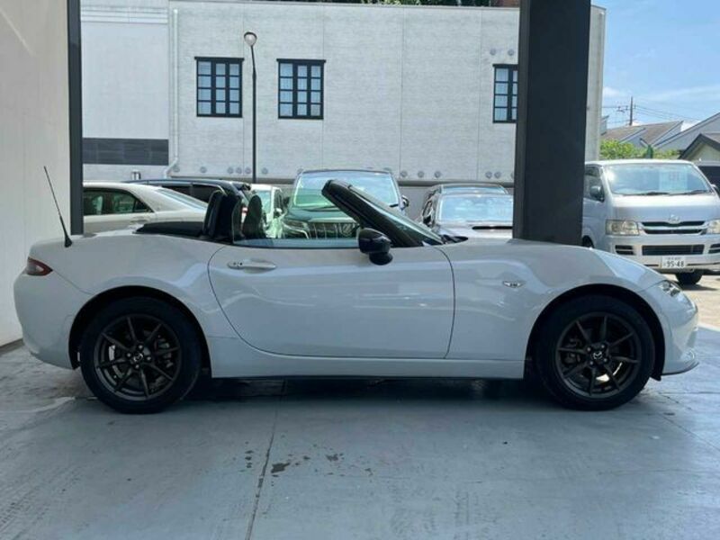 ROADSTER