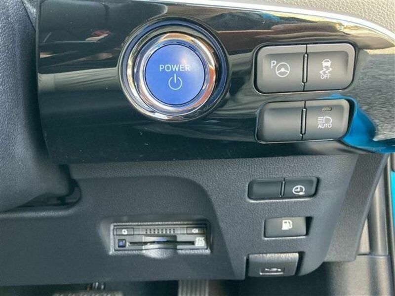 PRIUS PHV