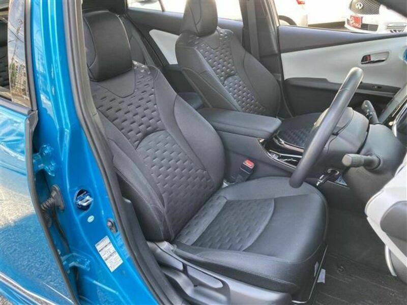PRIUS PHV