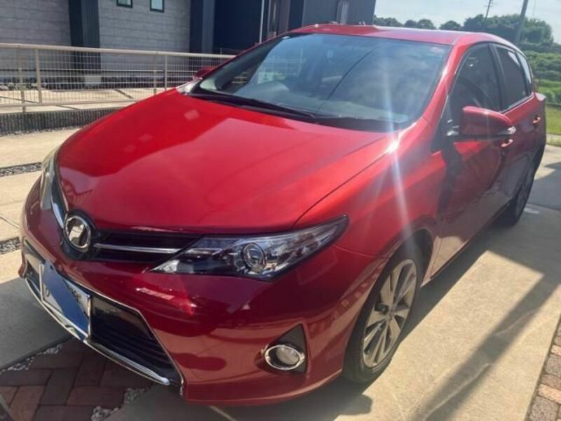 TOYOTA AURIS