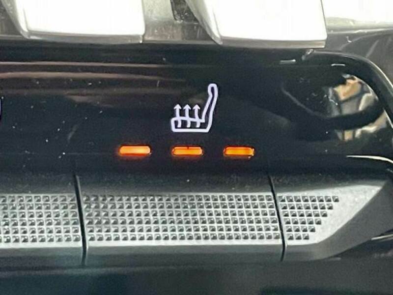 3008