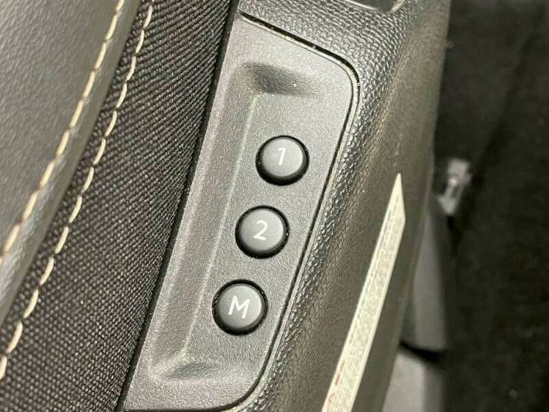 3008