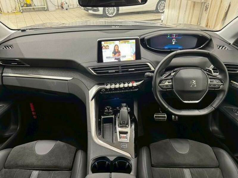 3008