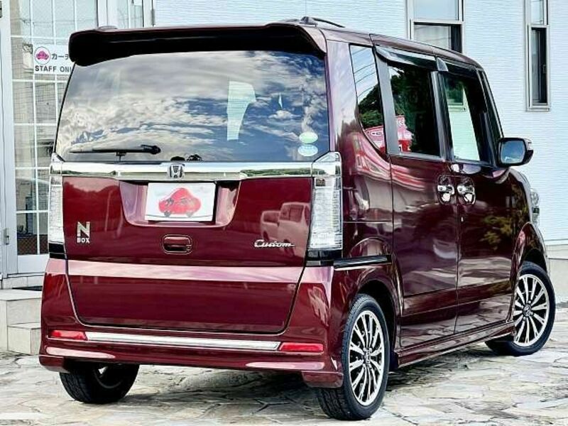 N BOX CUSTOM