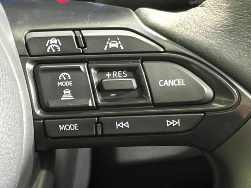 YARIS CROSS
