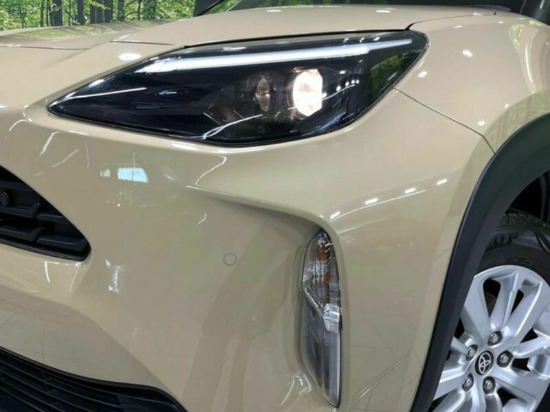 YARIS CROSS
