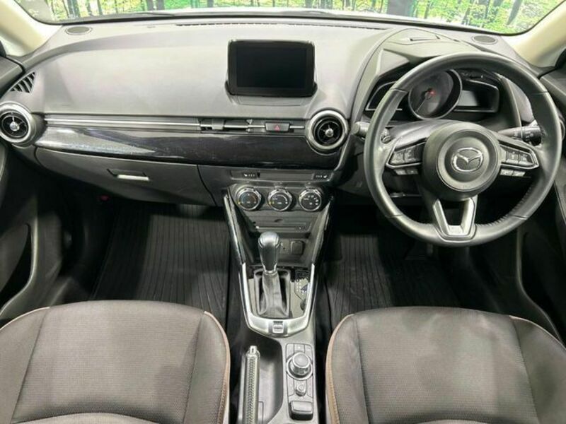 MAZDA2