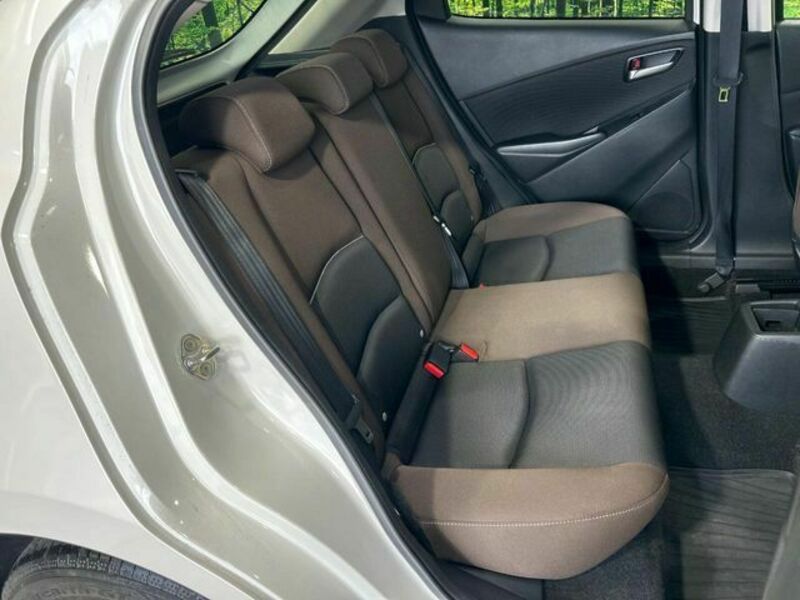 MAZDA2