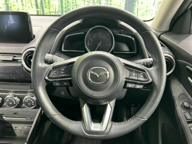MAZDA2