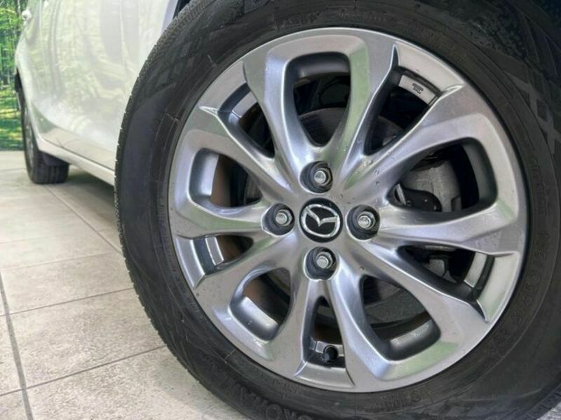 MAZDA2