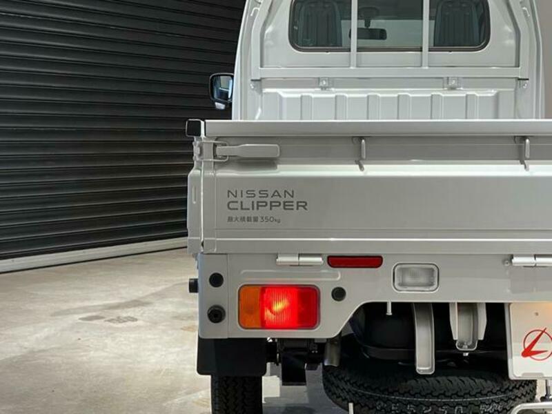 CLIPPER TRUCK