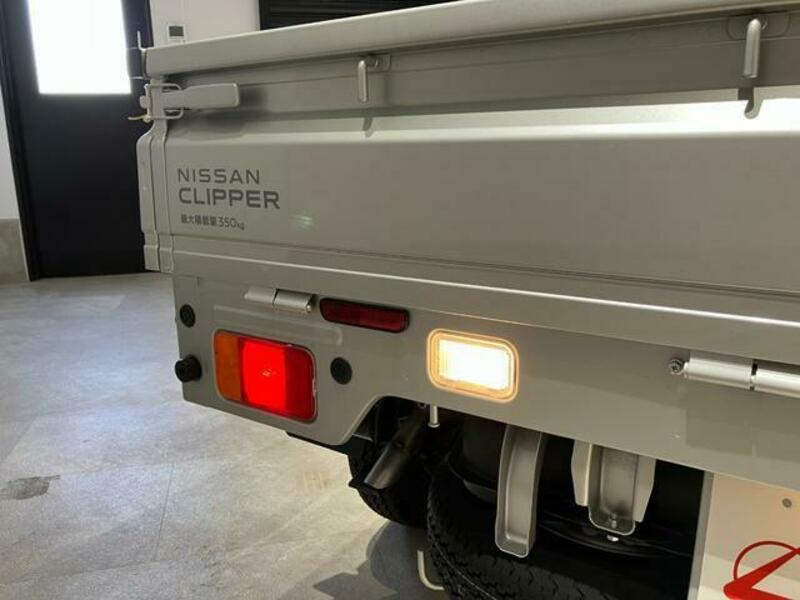 CLIPPER TRUCK