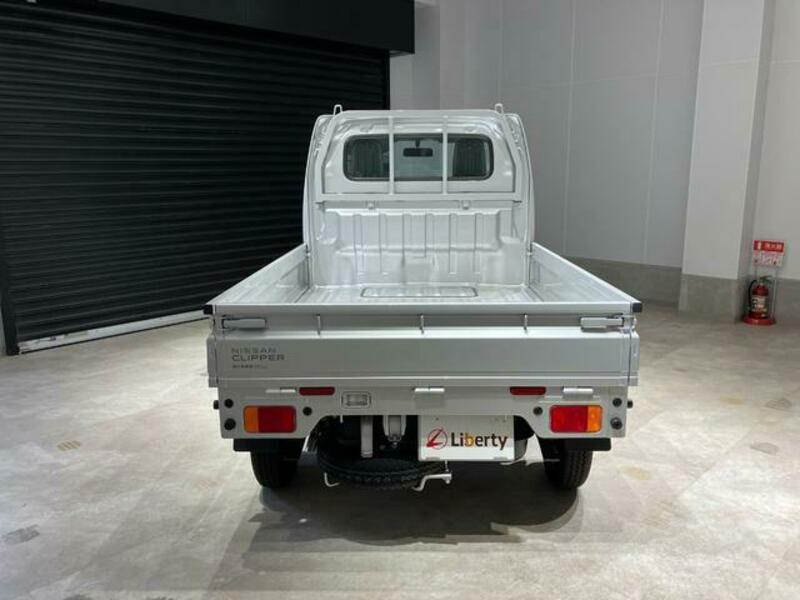 CLIPPER TRUCK