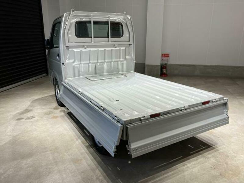 CLIPPER TRUCK