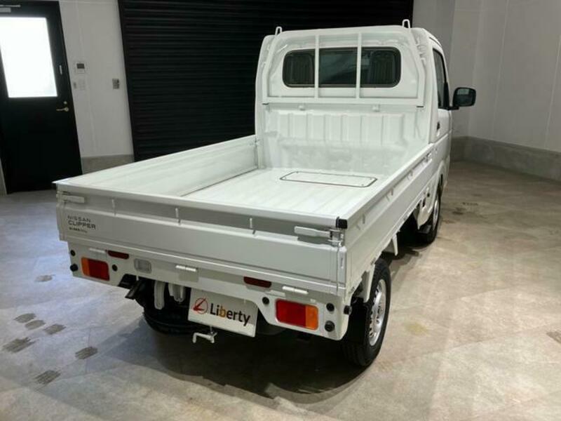 CLIPPER TRUCK