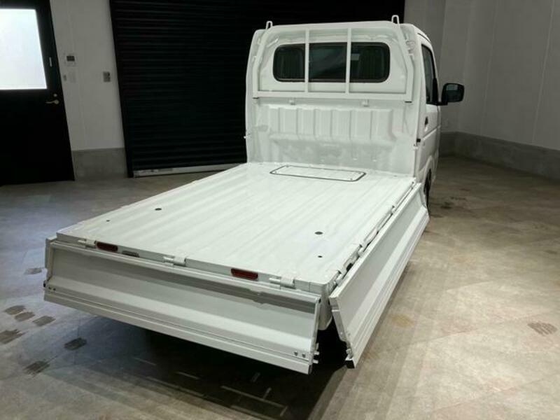 CLIPPER TRUCK
