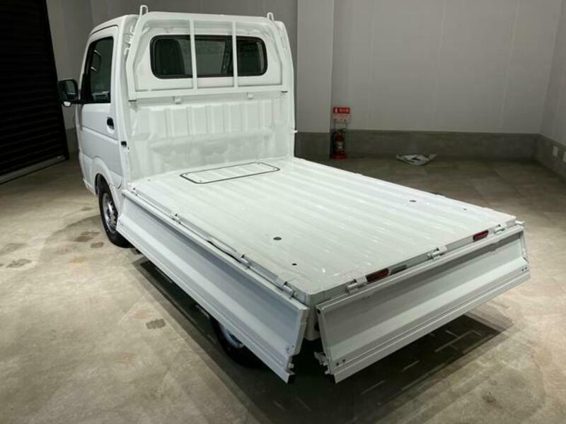 CLIPPER TRUCK
