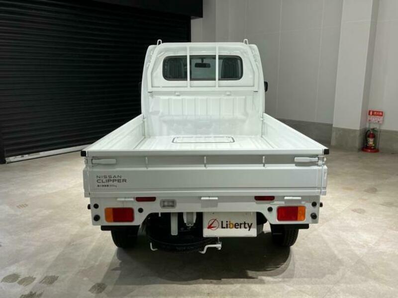 CLIPPER TRUCK