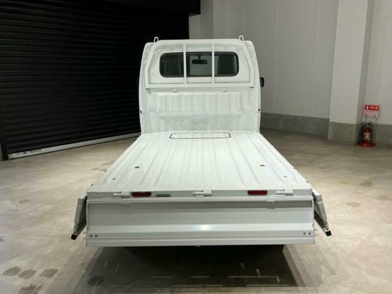 CLIPPER TRUCK