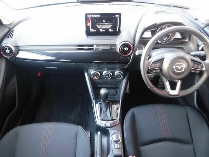 MAZDA2